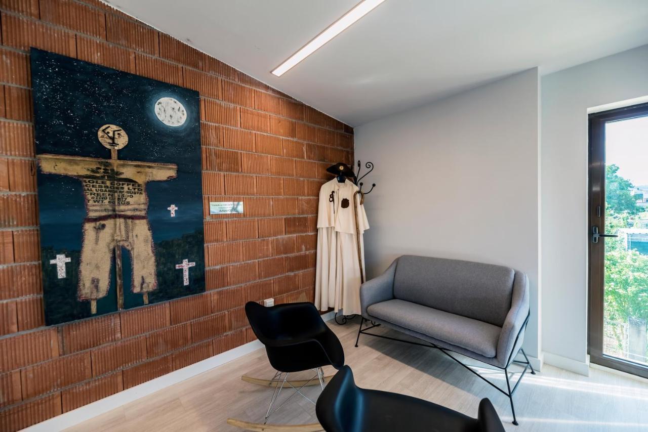 Albergue Santiago 15 Monforte Monforte De Lemos Εξωτερικό φωτογραφία